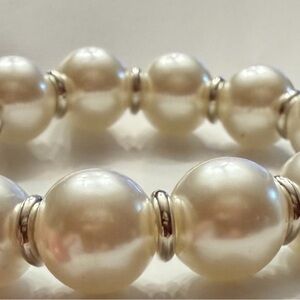 Classic Pearl Stretch Bracelet in Ivory Pearl